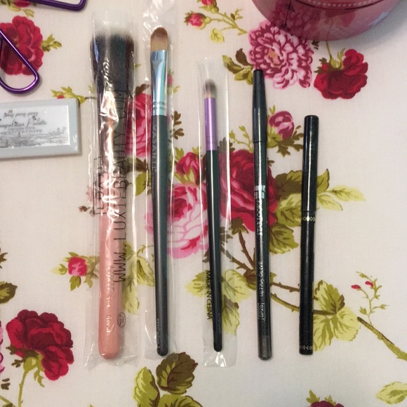 New makeup lot! - Picture 3 of 5